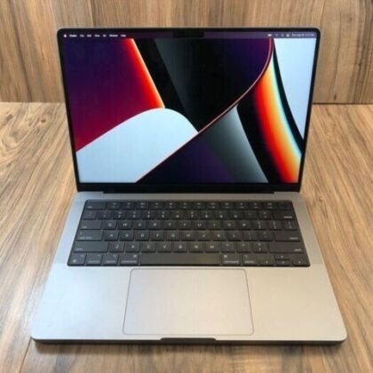 Apple MacBook Pro – Apple M1 Pro, 16GB RAM, 2TB SSD
